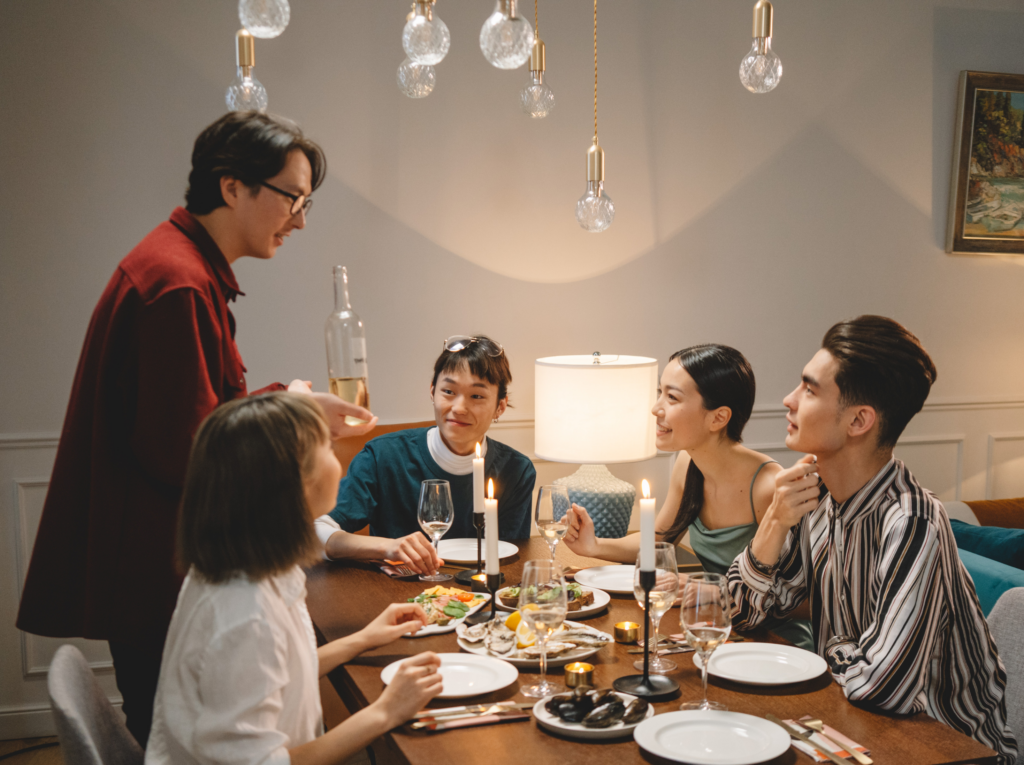 曖昧關係；見朋友；朋友圈；戀愛